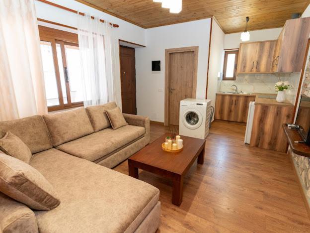 Roel Apartments ساراندا المظهر الخارجي الصورة