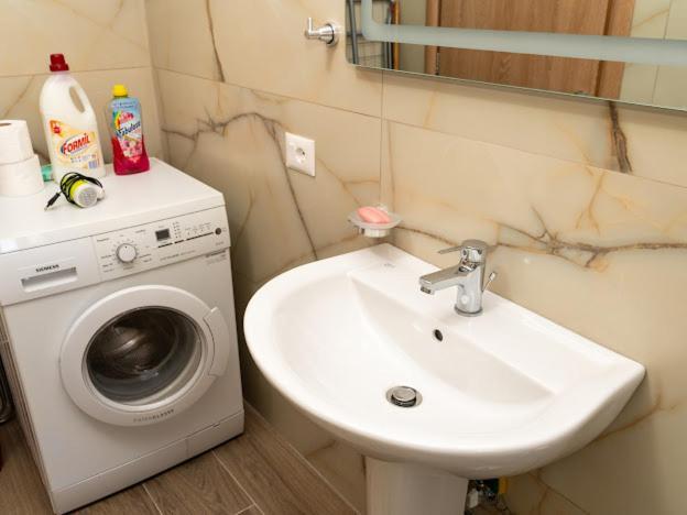 Roel Apartments ساراندا المظهر الخارجي الصورة