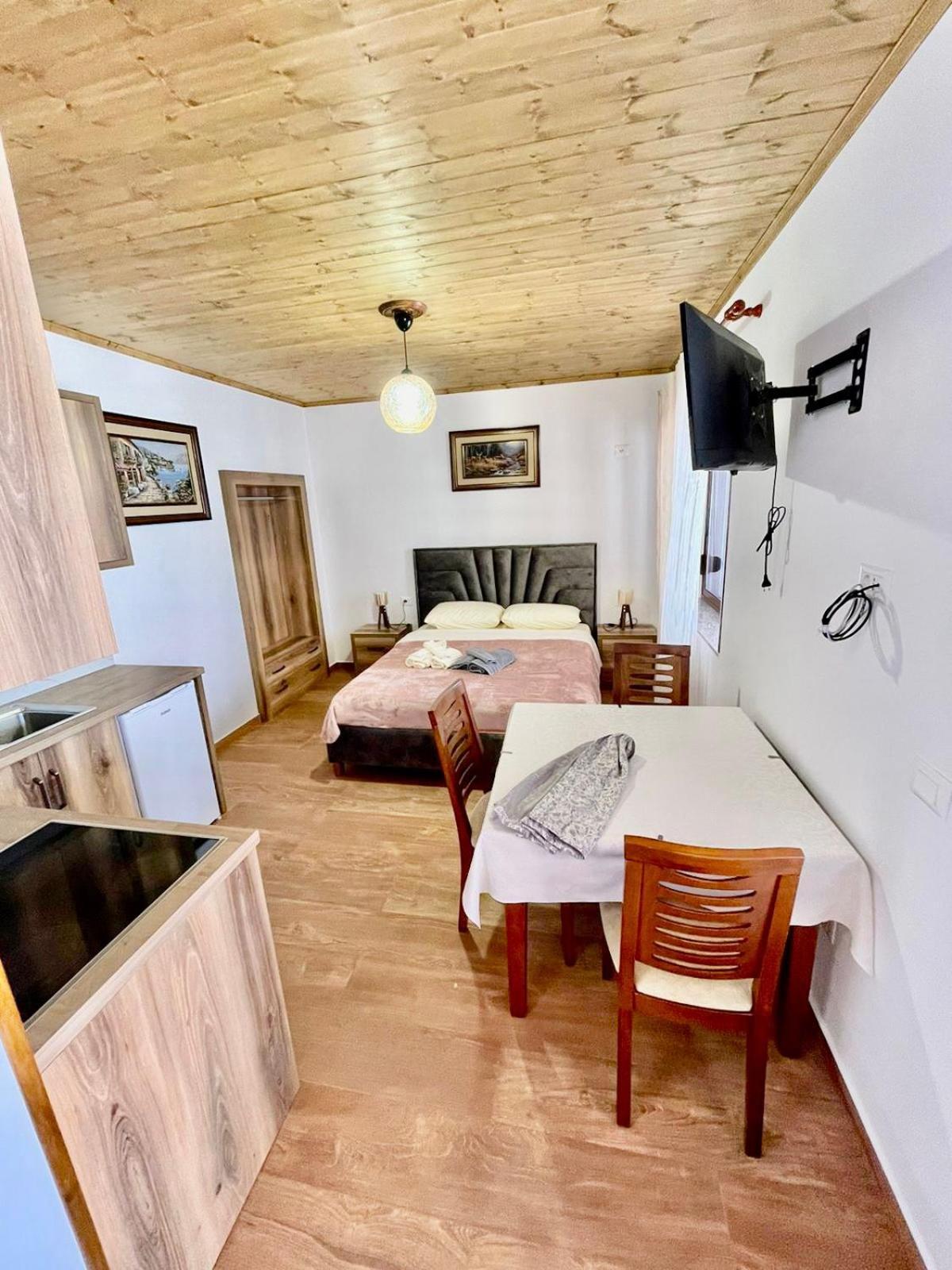 Roel Apartments ساراندا المظهر الخارجي الصورة