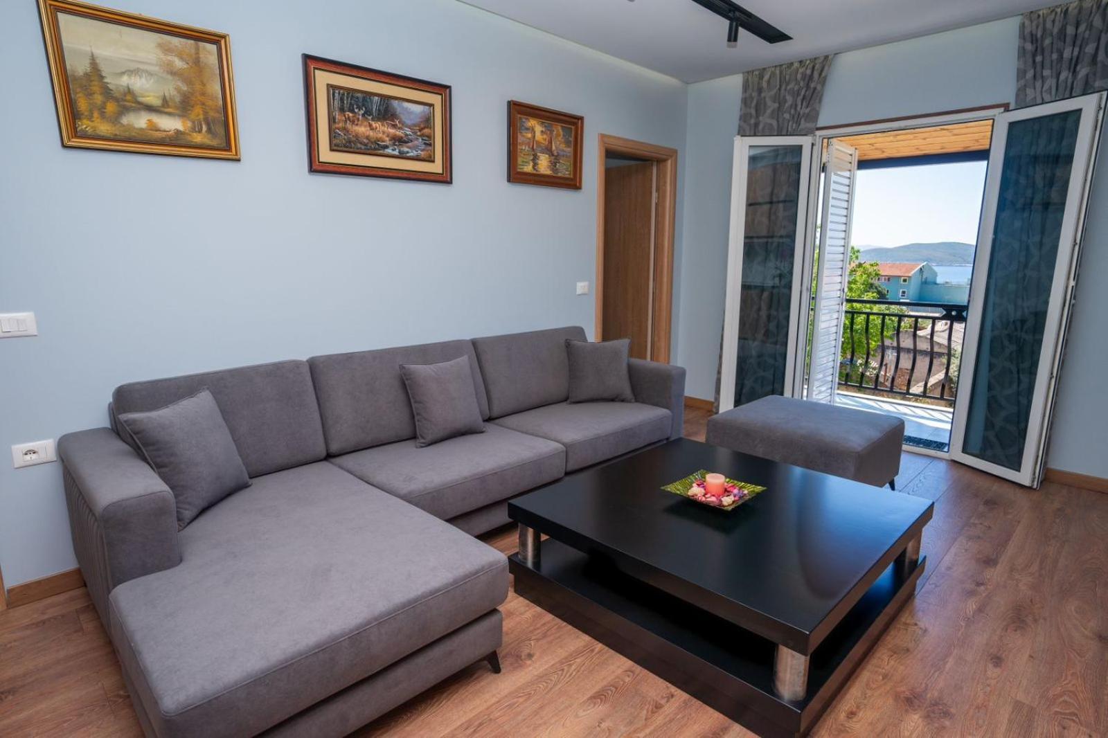 Roel Apartments ساراندا المظهر الخارجي الصورة